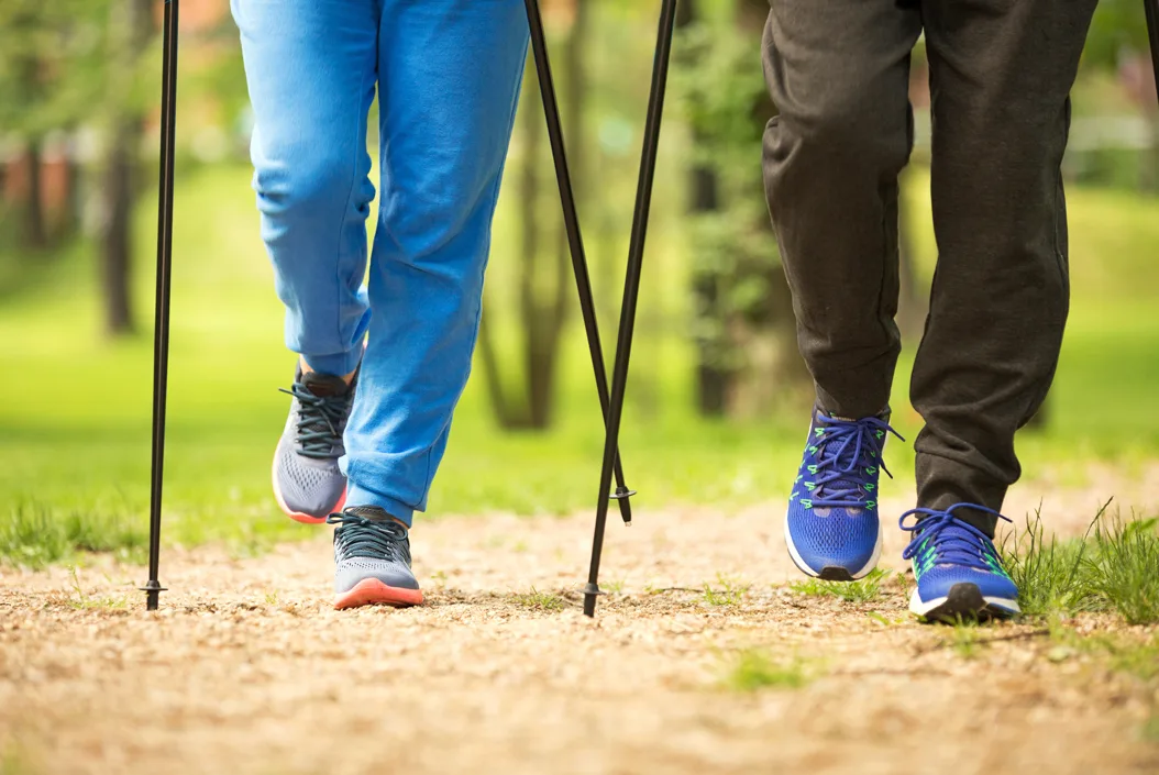 Baker's Cyst - An elderly couple walking with sticks